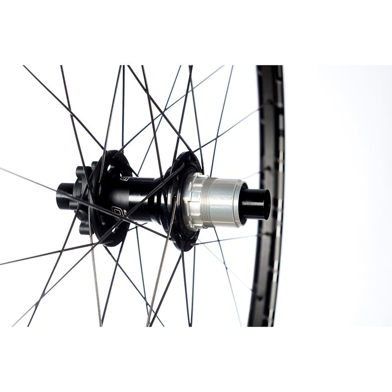 Load image into Gallery viewer, Stans-No-Tubes-Rear-Wheel-Tubeless-Ready-RRWH2214-Bicycle-Rear-Wheel
