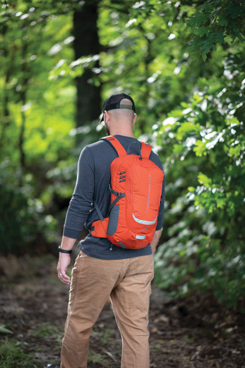 Load image into Gallery viewer, Alps Mountaineering Hydro Trail 17 Chili Day Pack - Lightweight and Durable for Outdoor Adventures
