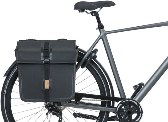 Basil Urban Dry Double Panner - 50L, Black