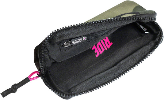 Muc-Off Essentials Case Inner Zip Pocket To Store Keys/Cash/Coins