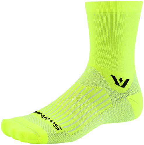 Swiftwick-Aspire-Mid-Crew-Socks-Socks-SOCK5547